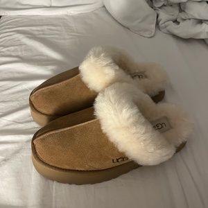 UGG Disquette Slippers! 🧸🤍 ‼️SOLD ON MERCARI‼️